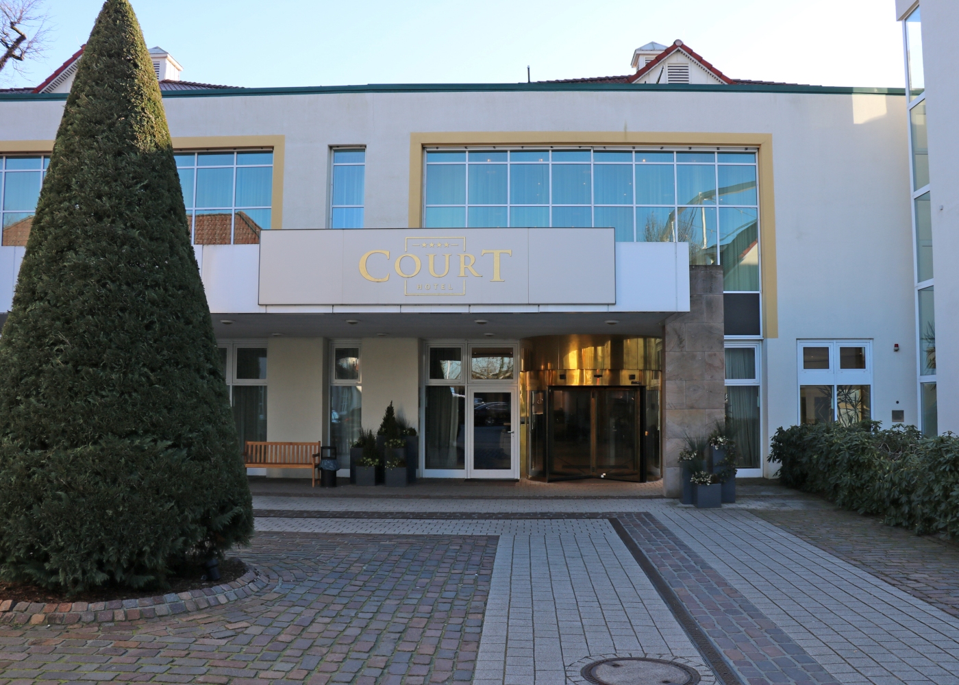 COURT HOTEL